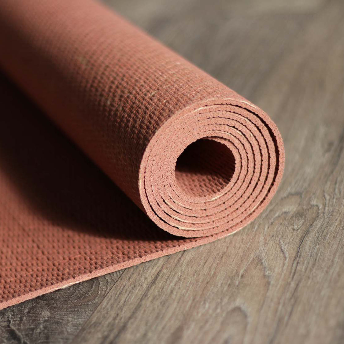 LOVEARTH OCHRE YOGA MAT WITH WHITE BAG